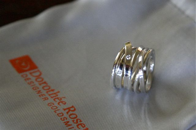 Onefooter ring set with two diamonds
