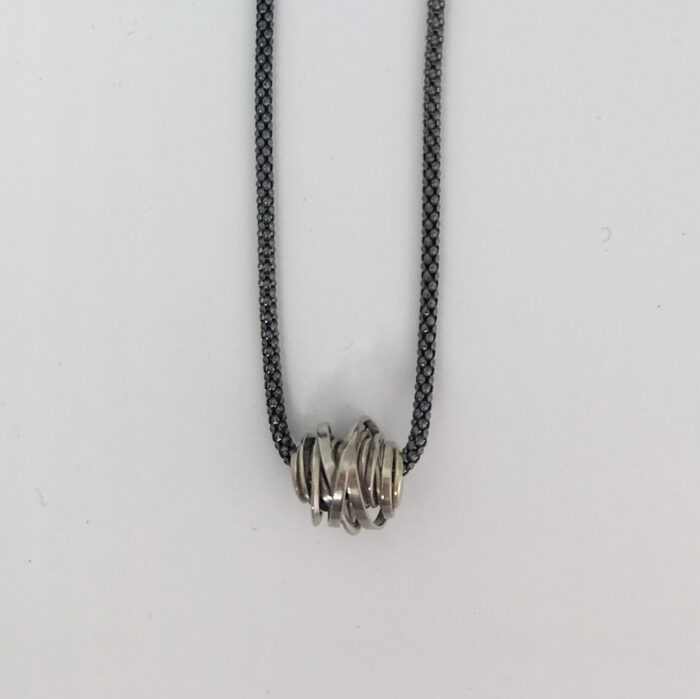 One footer palladium white gold necklace