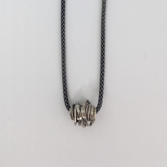 One footer palladium white gold necklace