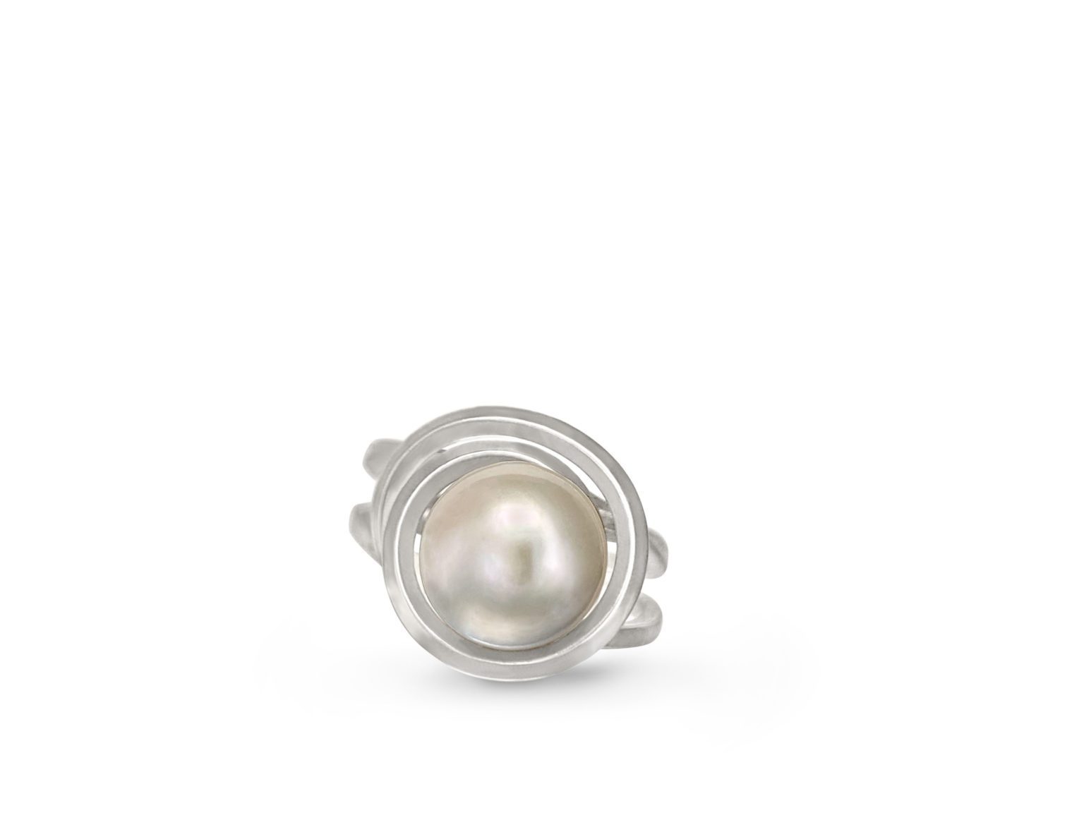 top view of the freshwater Kasumiga pearl being cradled in the handcrafted sterling silver ring