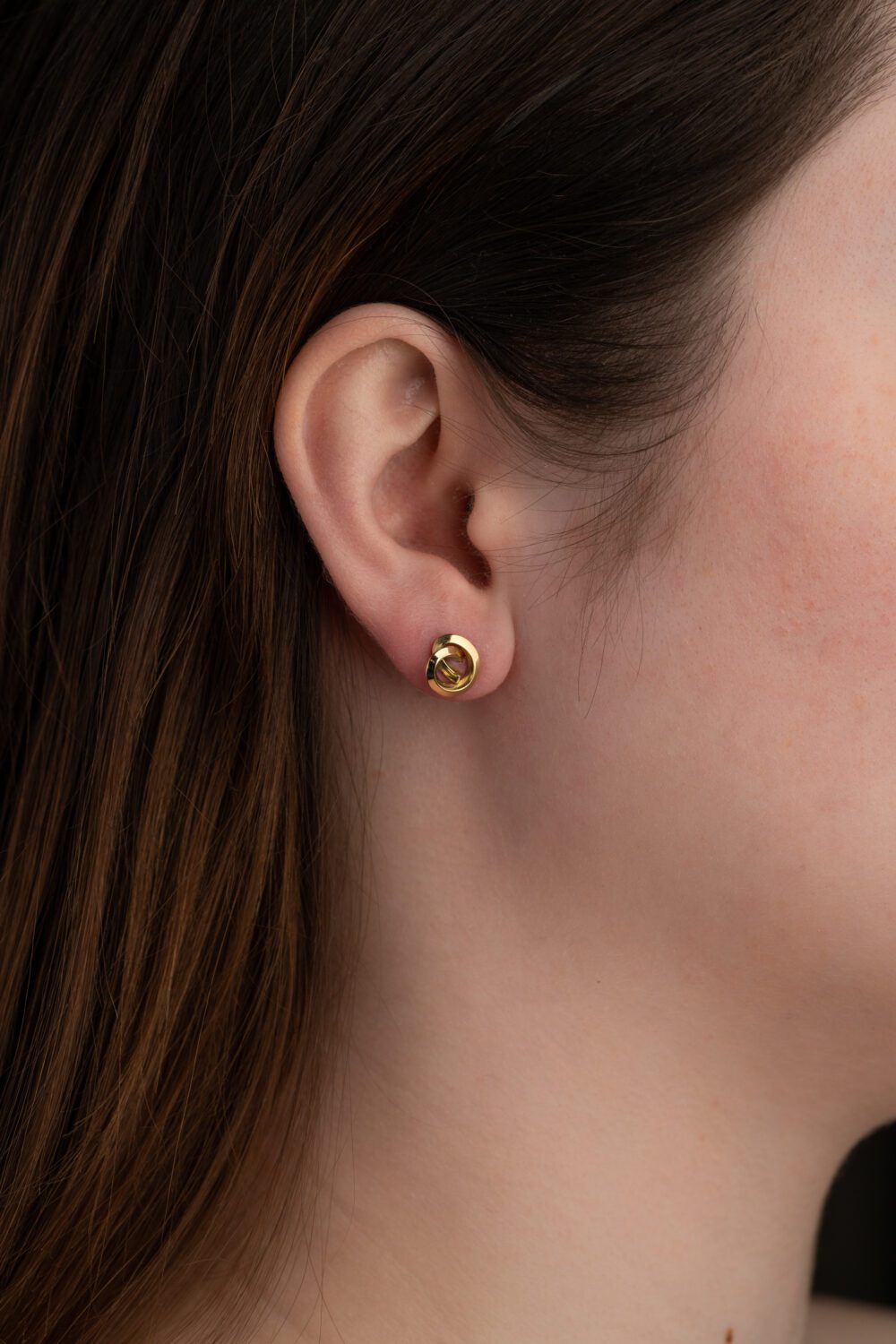 Knot Earrings in 18k Yellow Gold | Dorothée Rosen Designer Goldsmith