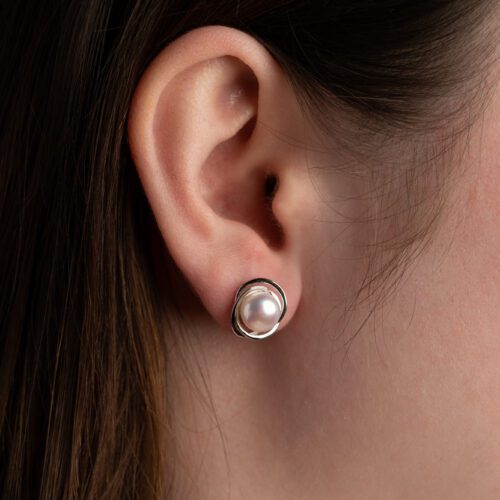 DorotheeRosen_MoonOrbit_sterling silver earring