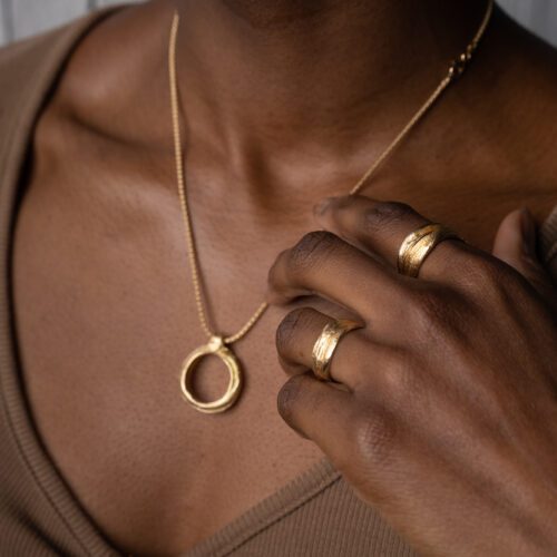 Flow Pendant in 18k Fairmined ECO Gold by Dorothee Rosen