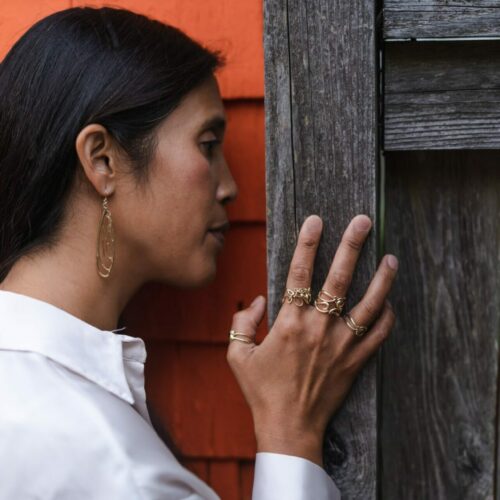 SCRIPT Rings and DRAGONFLY Earrings in 18k Gold by Dorothée Rosen