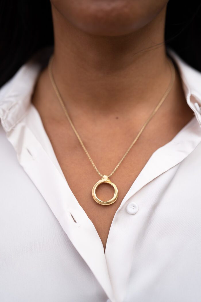 DorotheeRosen_Flow_Fairmined_Eco_Gold_Pendant_No01_b