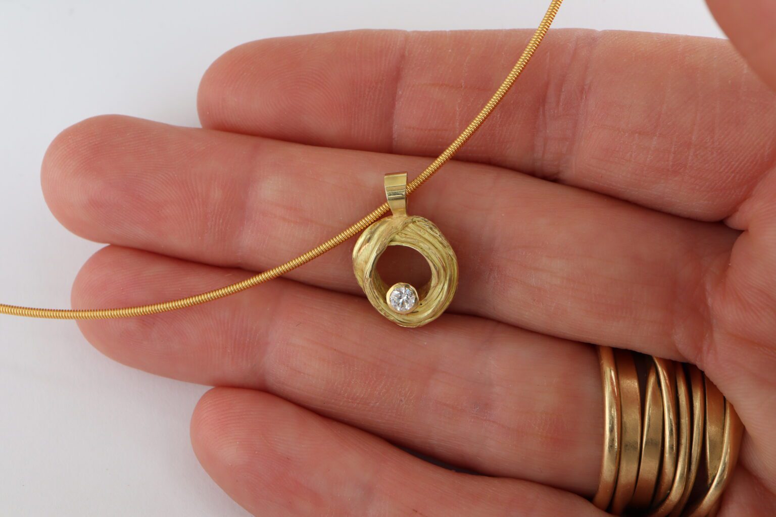 Flow Pendant No.04 | 0.12ct H VS dia LG rep | 18k FM ECO | e
