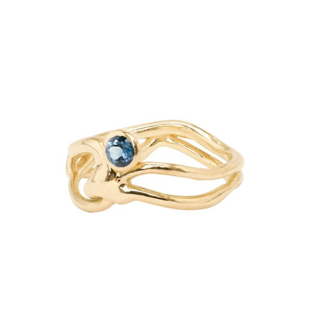 Custom 18ky Script TIDE engagement ring | Sapphire 03 by Dorothée Rosen |