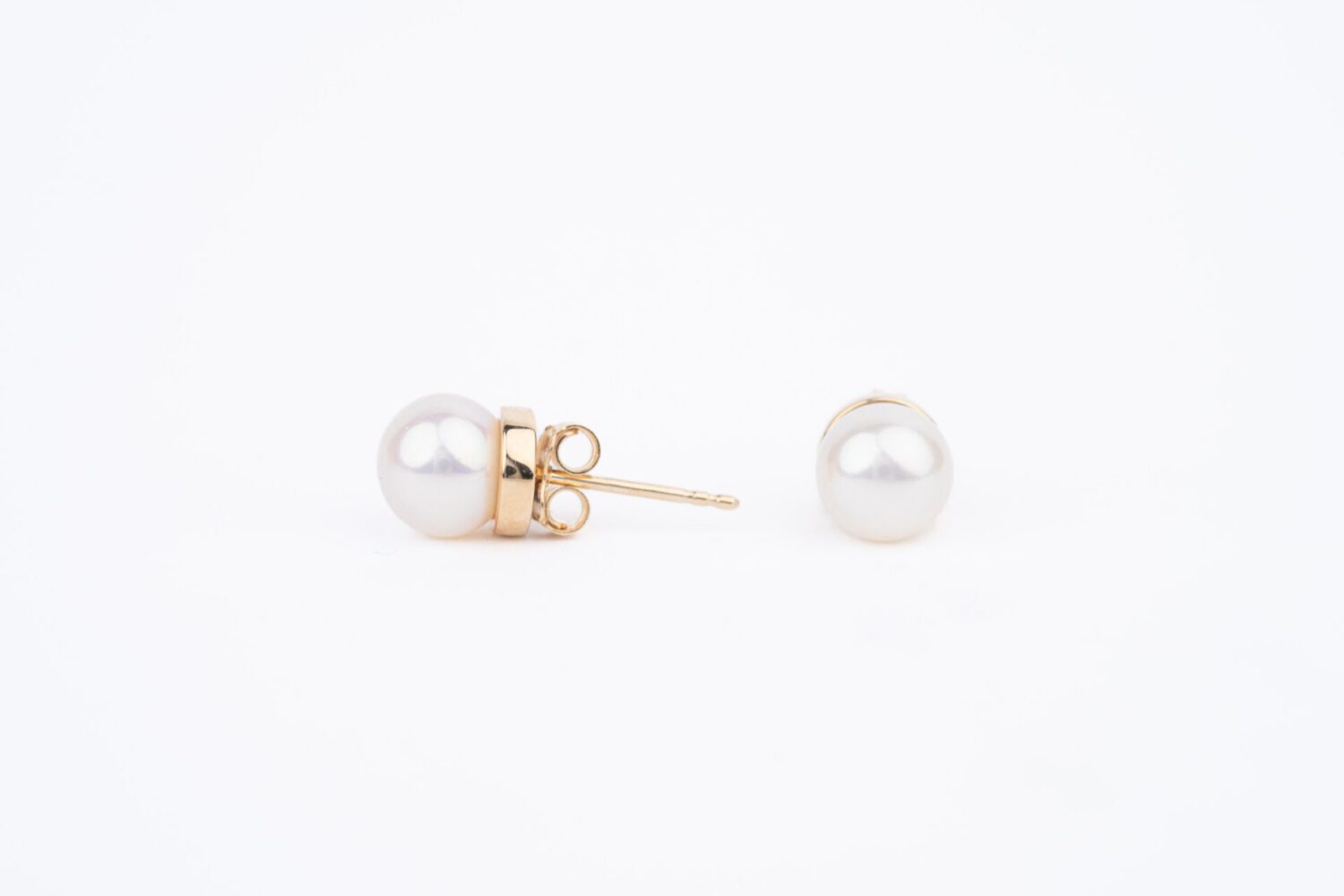 Moon Pearl - Earrings in 18k Yellow Gold and Pearl