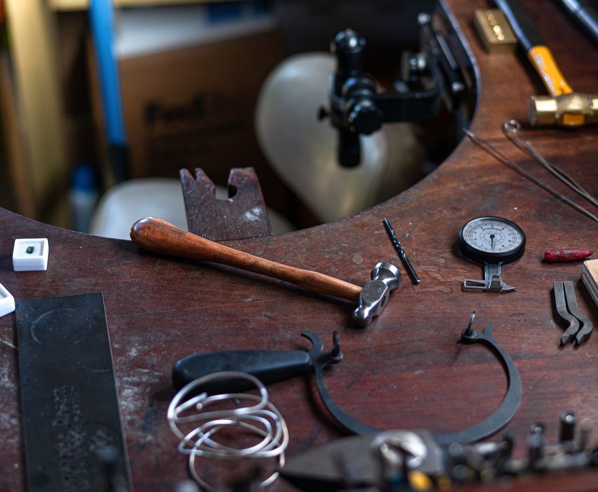 In the goldsmithing studio
