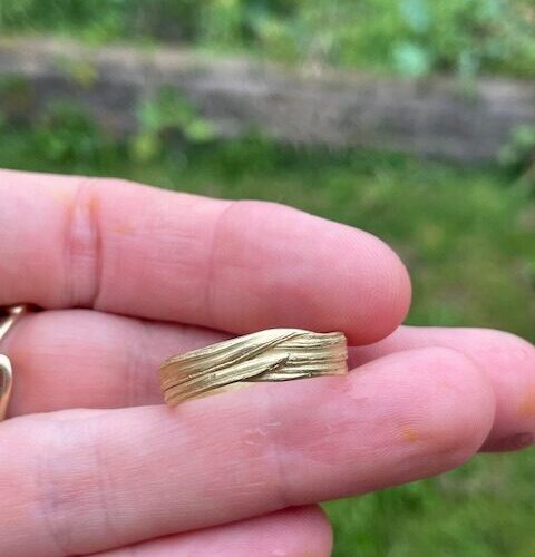FLOW No. 22 in 18k Yellow Fairmined ECO Gold by Dorothee Rosen