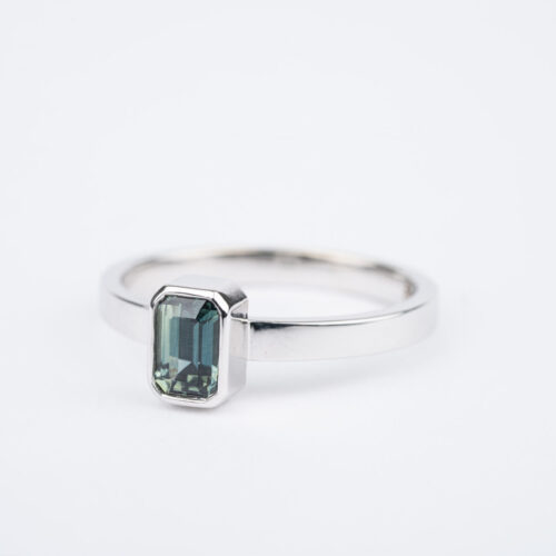 C08 - 18kpw, Green Australian Sapphire - Em Cut - Size 7.5 by DorotheeRosen