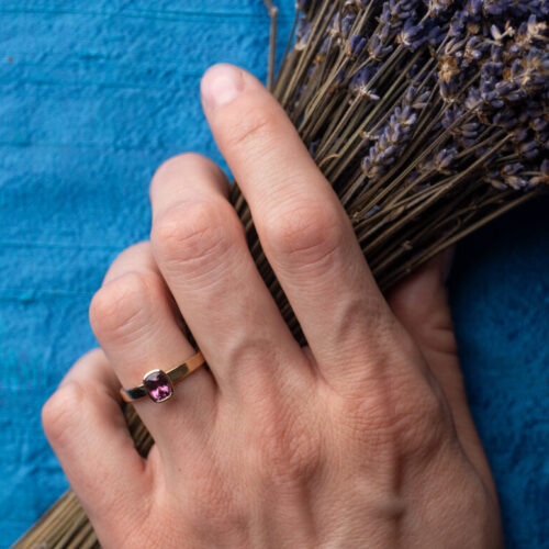 C10 - Spinel - Mauve - 0.99ct - Size 8.5 - Hand Model by DorotheeRosen