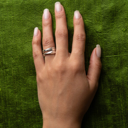 4 Loop - Hand Model by Dorothee Rosen