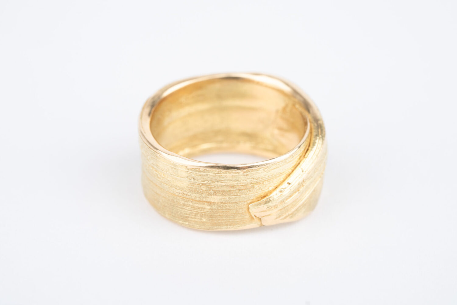 FLOW Ring No. 38 - FM gold - 18ky - Size 6.5-7 - Studio by Dorothee Rosen