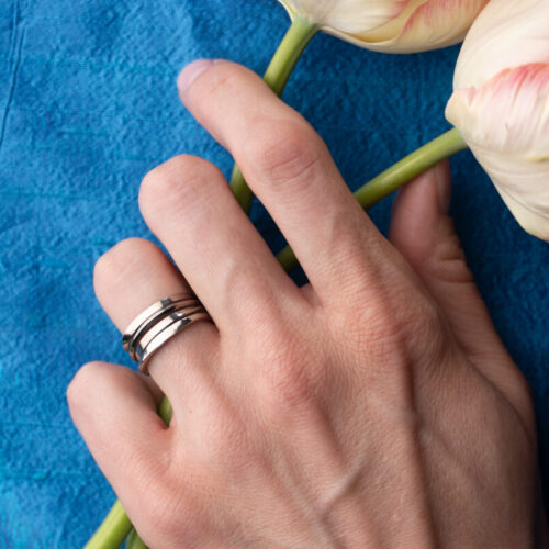 OneFooter-4Loop-Palladium-18kpw-Size-8-Hand-Model-by-Dorothee-Rosen.jpg